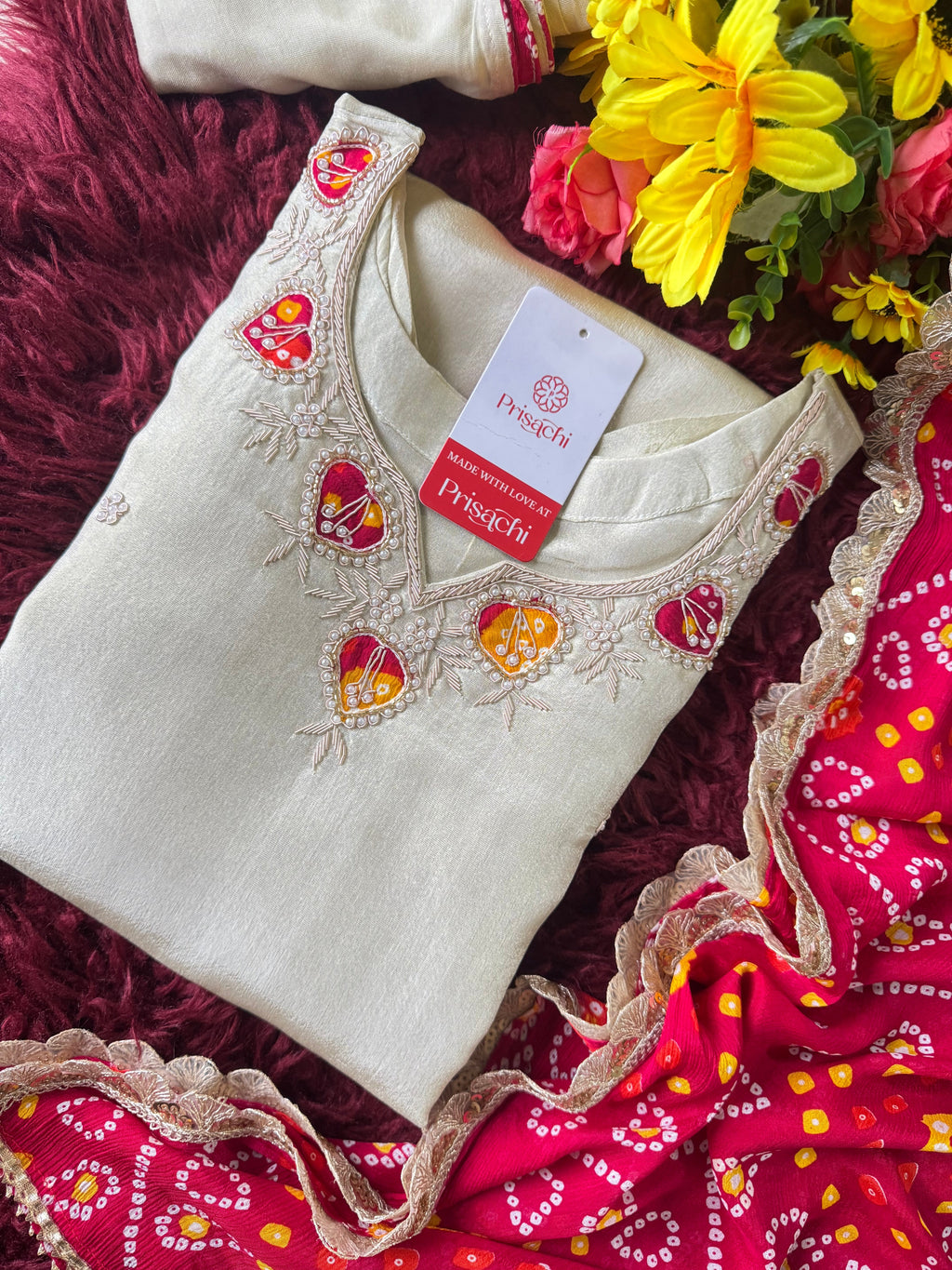 Off White embroidered kurta set with dupatta