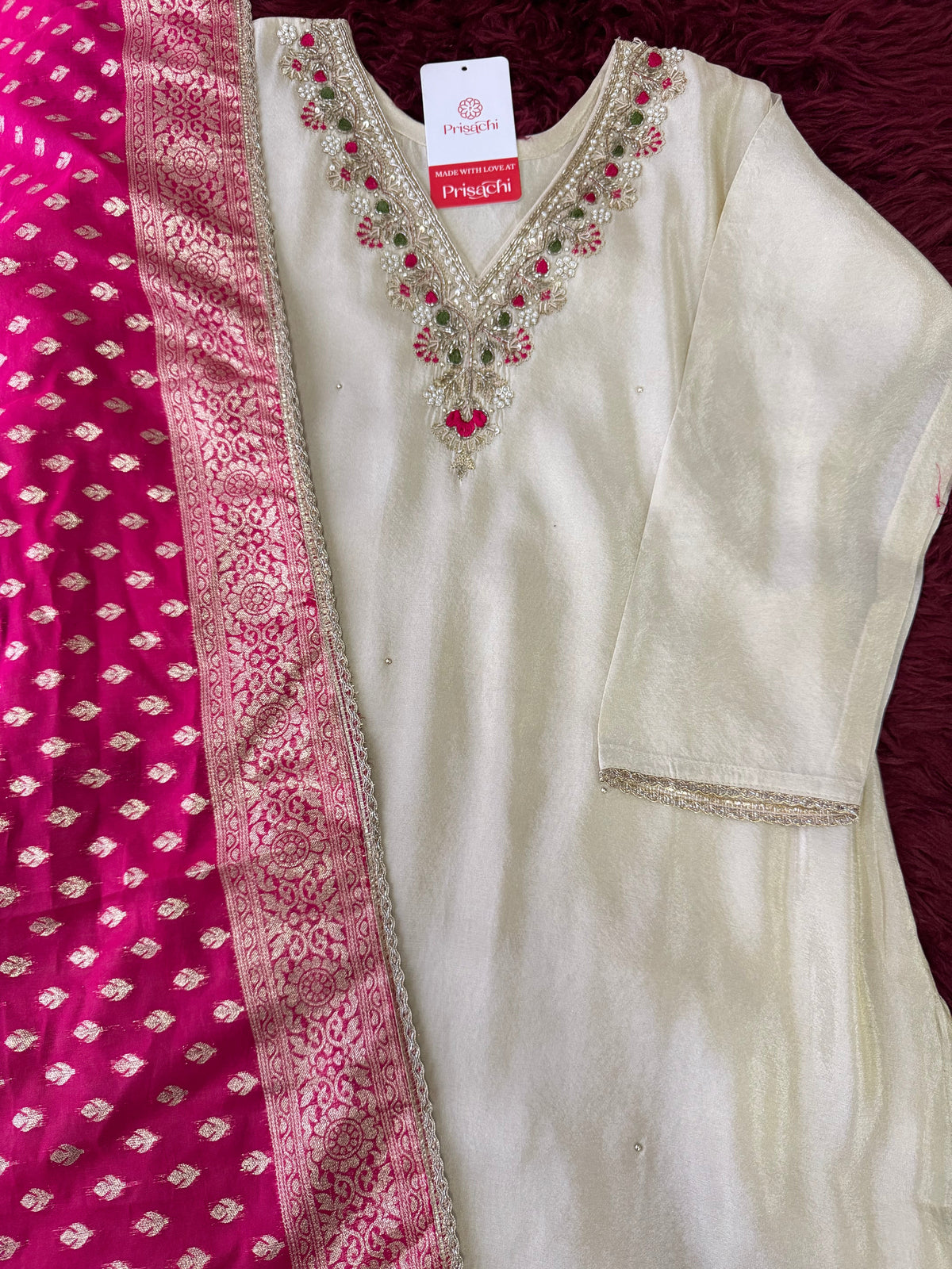 Off White Embroidered kurta set with Dupatta and Pants