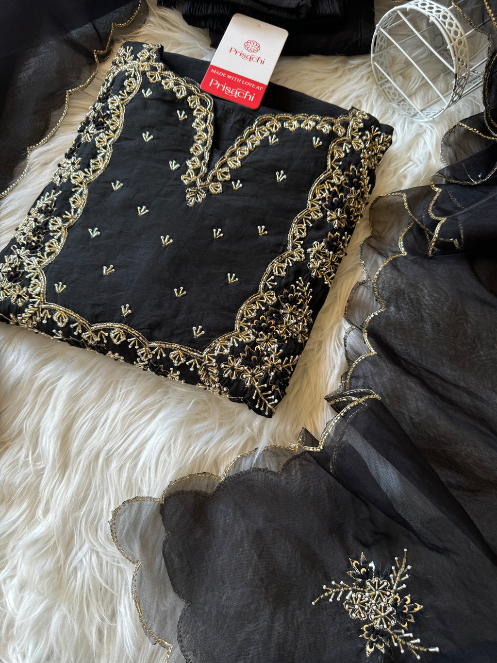Red embroidered kurta bottom with dupatta with Zardosi work