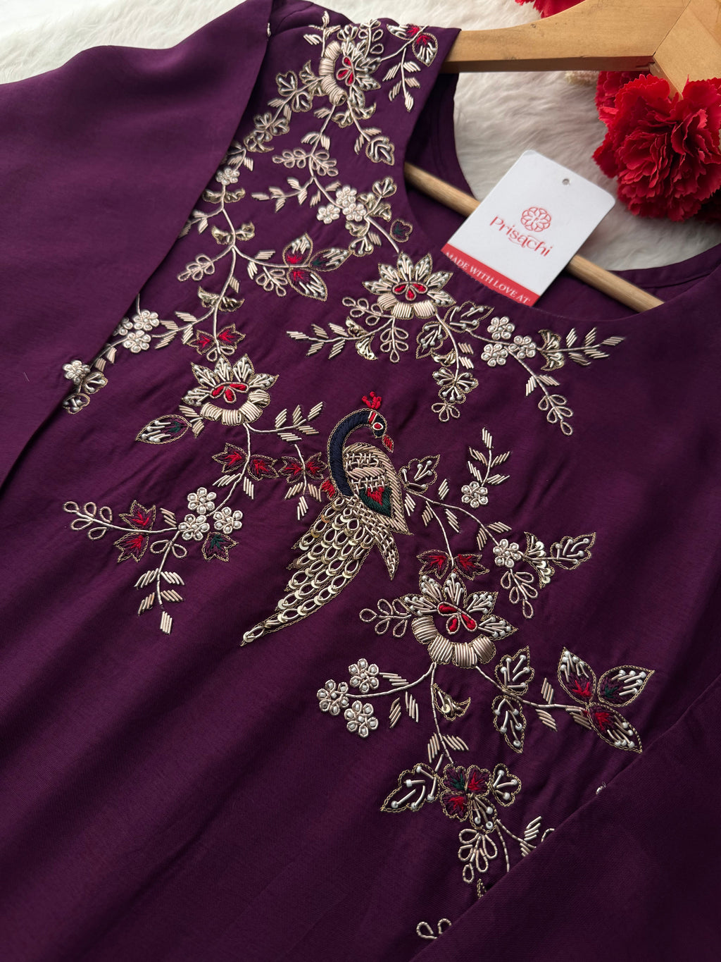 Off White embroidered kurta set with dupatta