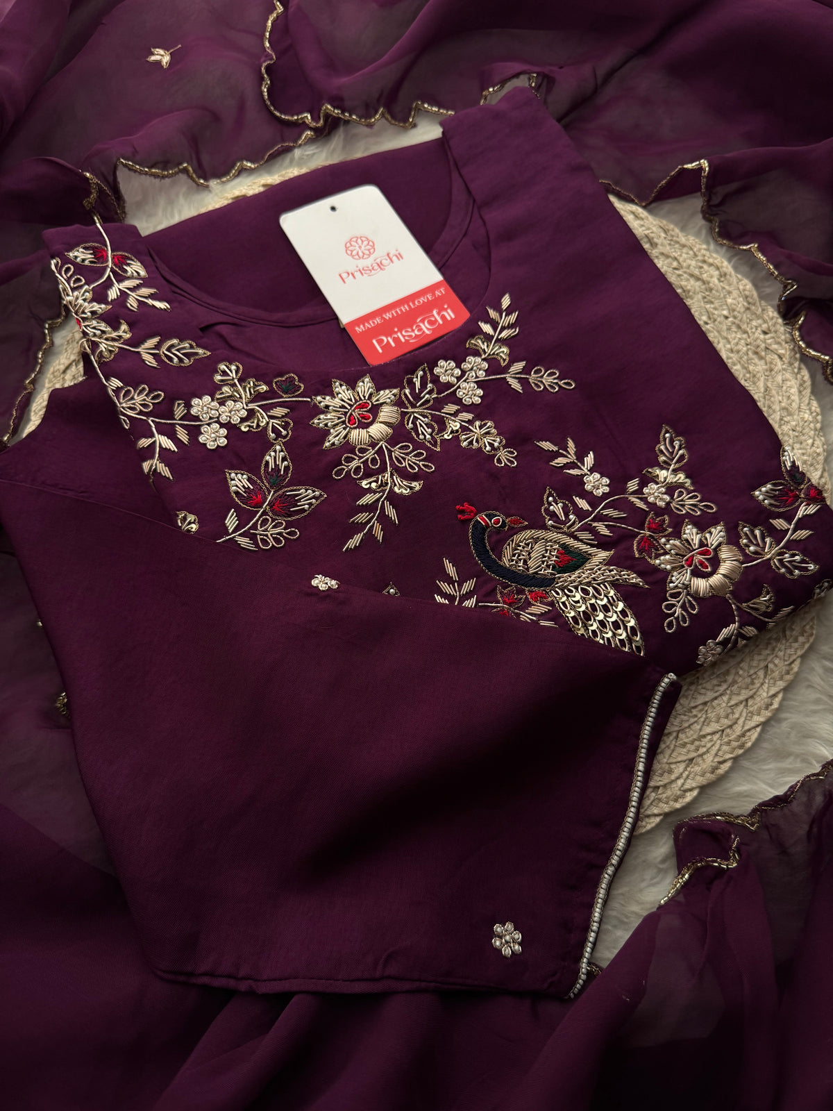 Off White embroidered kurta set with dupatta
