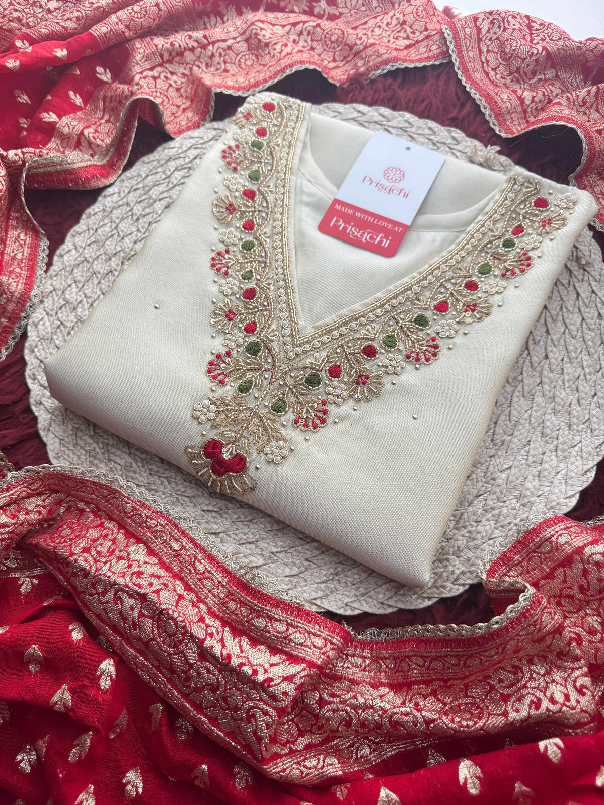 Off White Embroidered kurta set with Dupatta and Pants