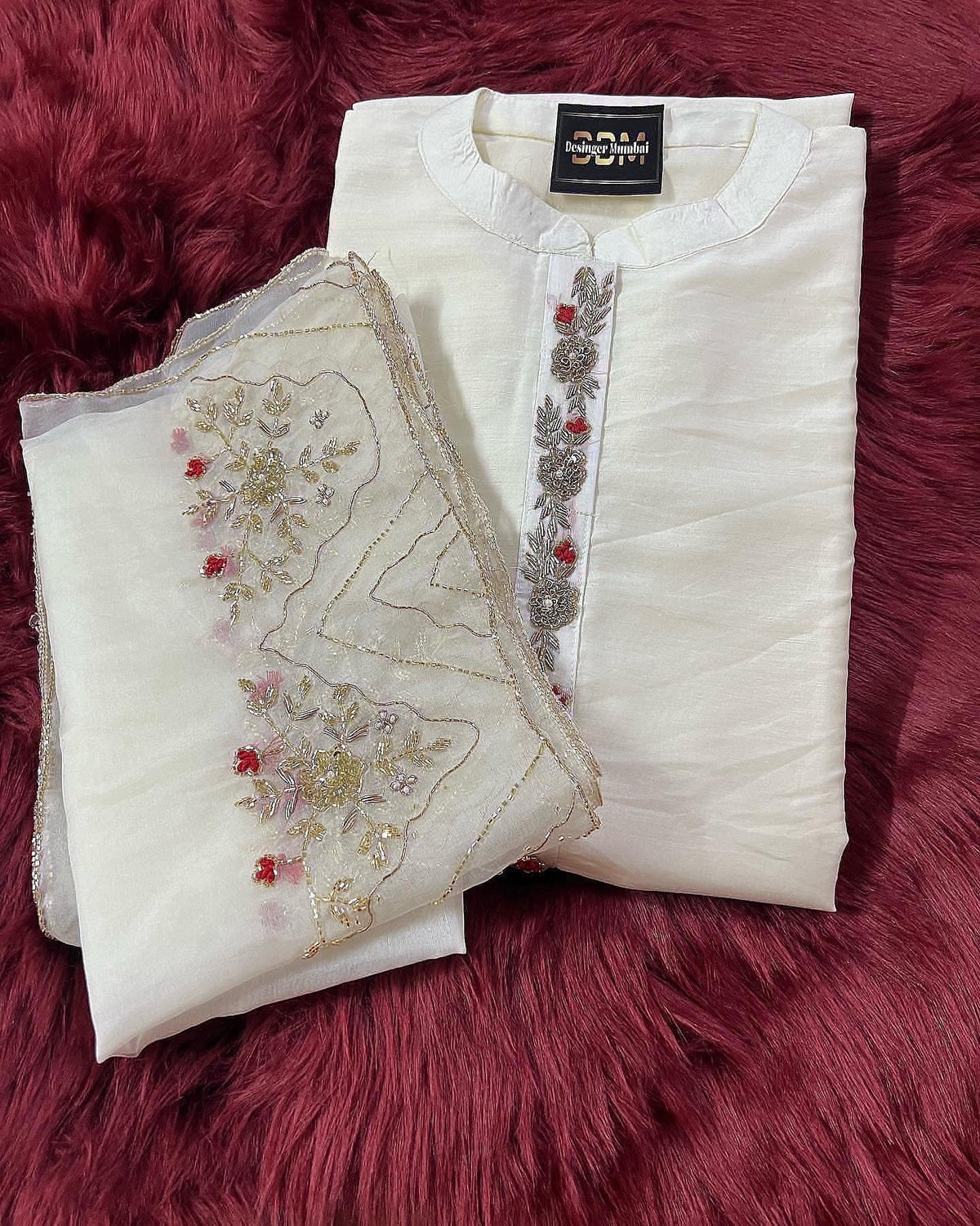 Off-white Handcrafted Embroidered Straight Ethnic Kurta set With Pants and Dupatta
