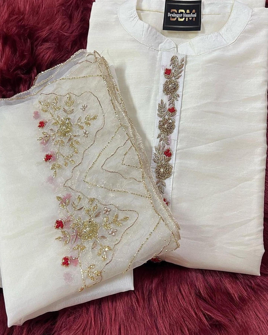 Off-white Handcrafted Embroidered Straight Ethnic Kurta set With Pants and Dupatta