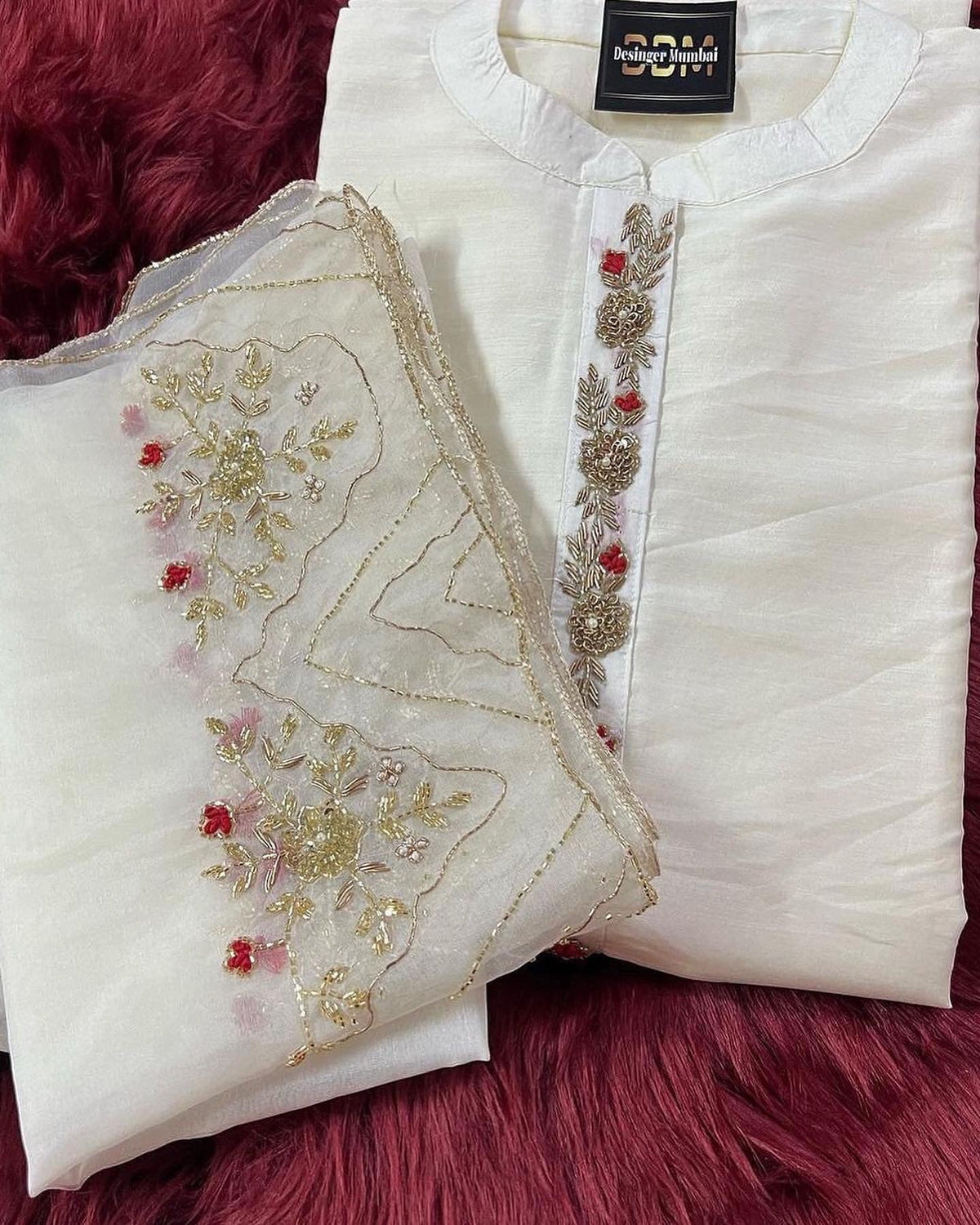 Off-white Handcrafted Embroidered Straight Ethnic Kurta set With Pants and Dupatta