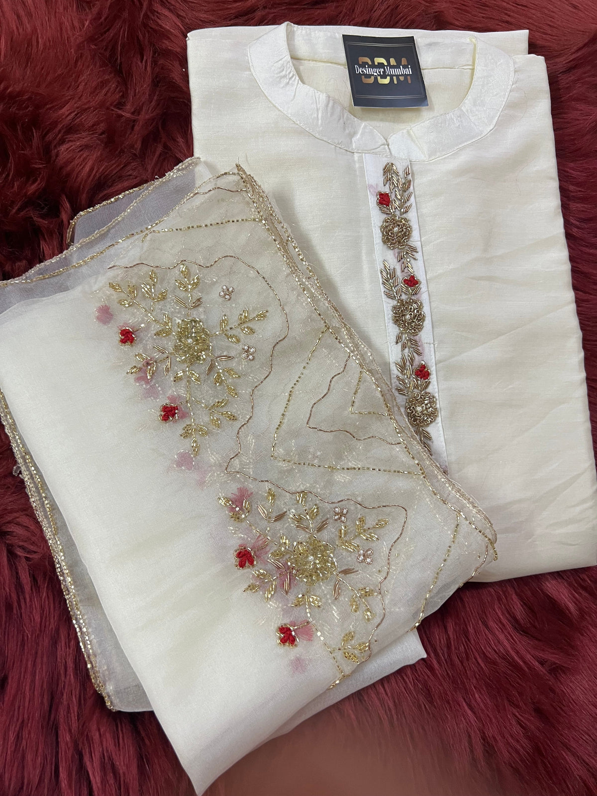 Off-white Handcrafted Embroidered Straight Ethnic Kurta set With Pants and Dupatta